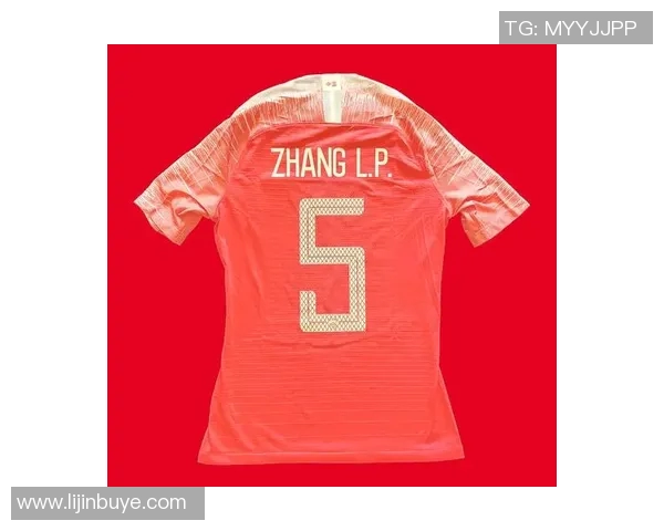 五号球衣背后的传奇足球明星的辉煌与梦想之路